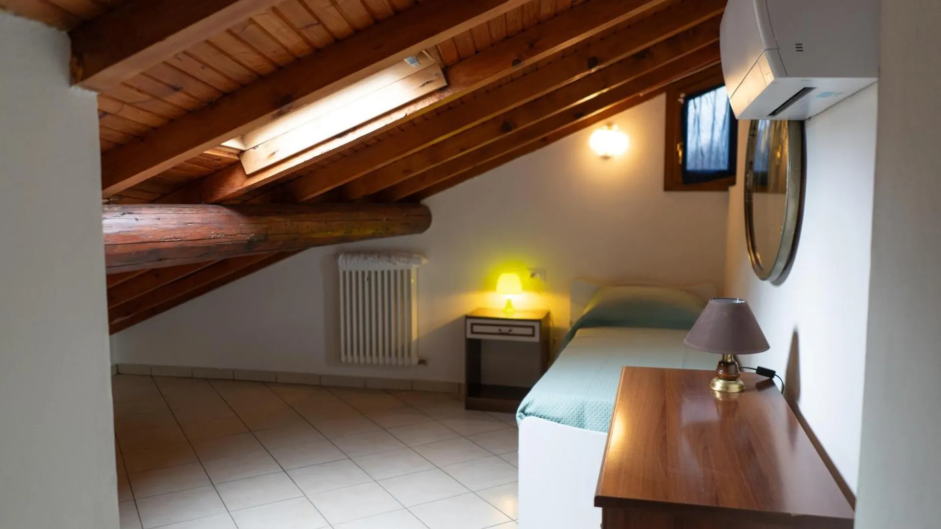 Casa vacanze Terrazza Di Luisa Parking Wifi Vista Lago Carate Urio Italia